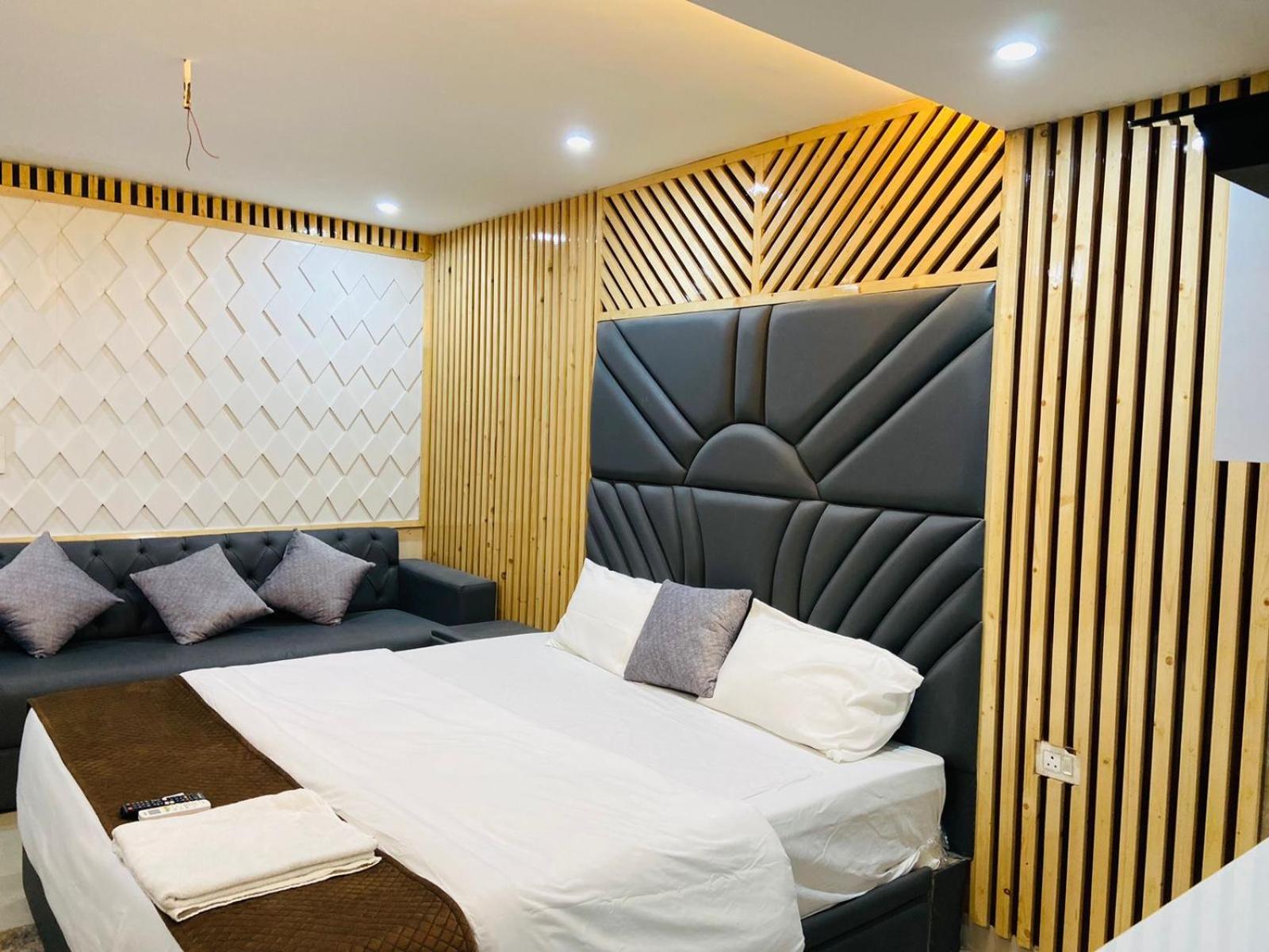 Hotel Bob Adventures à Dehradun Extérieur photo