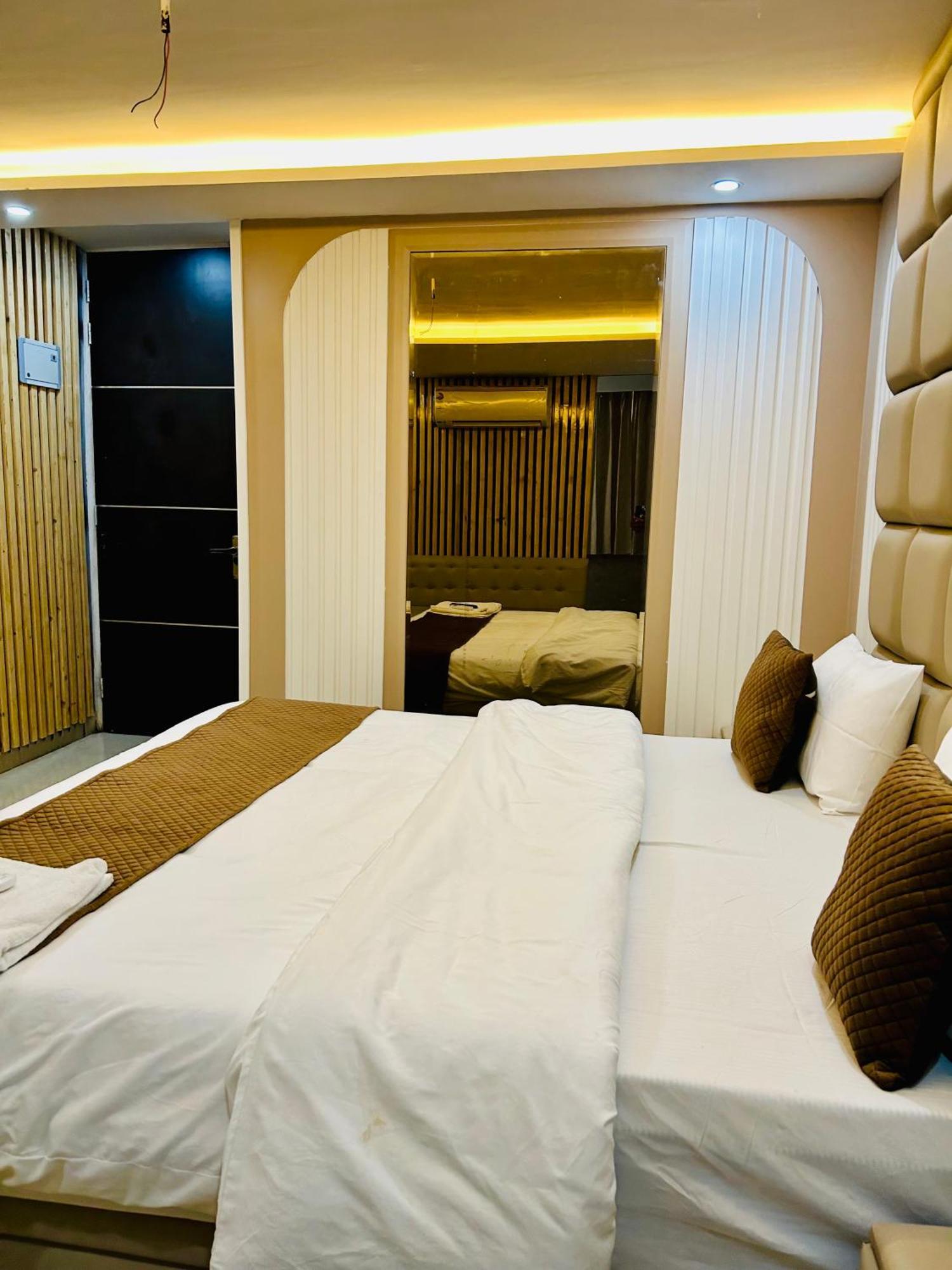Hotel Bob Adventures à Dehradun Extérieur photo