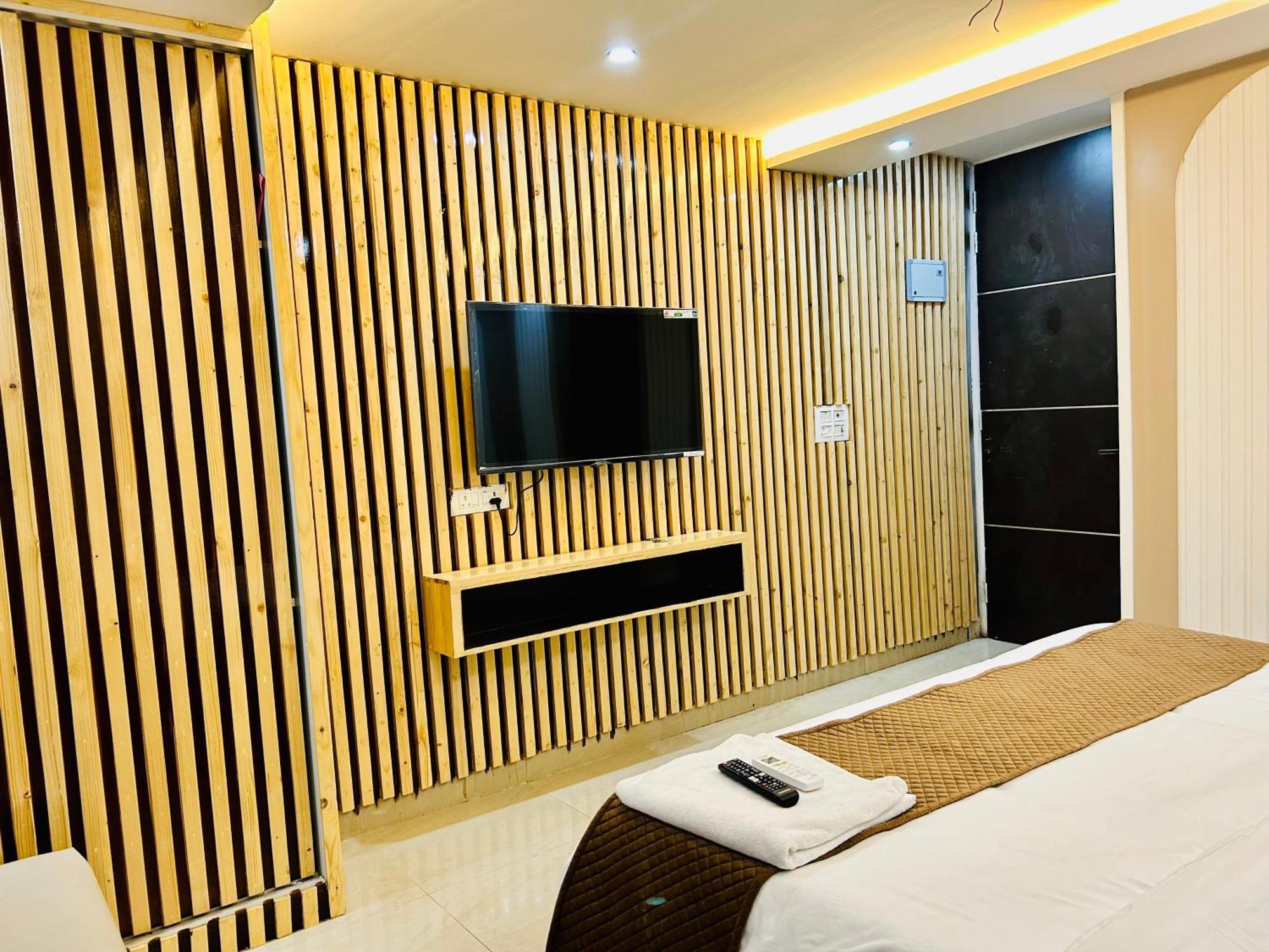 Hotel Bob Adventures à Dehradun Extérieur photo